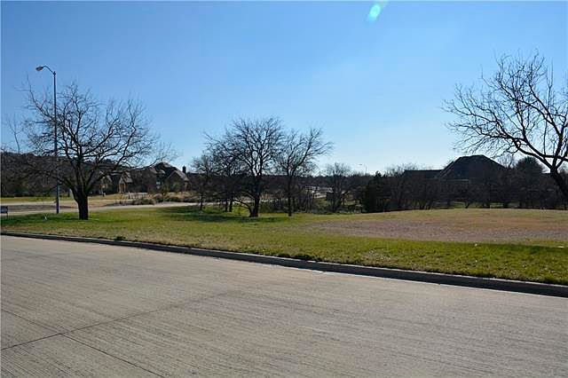 1st image of 2808 Fairway Dr