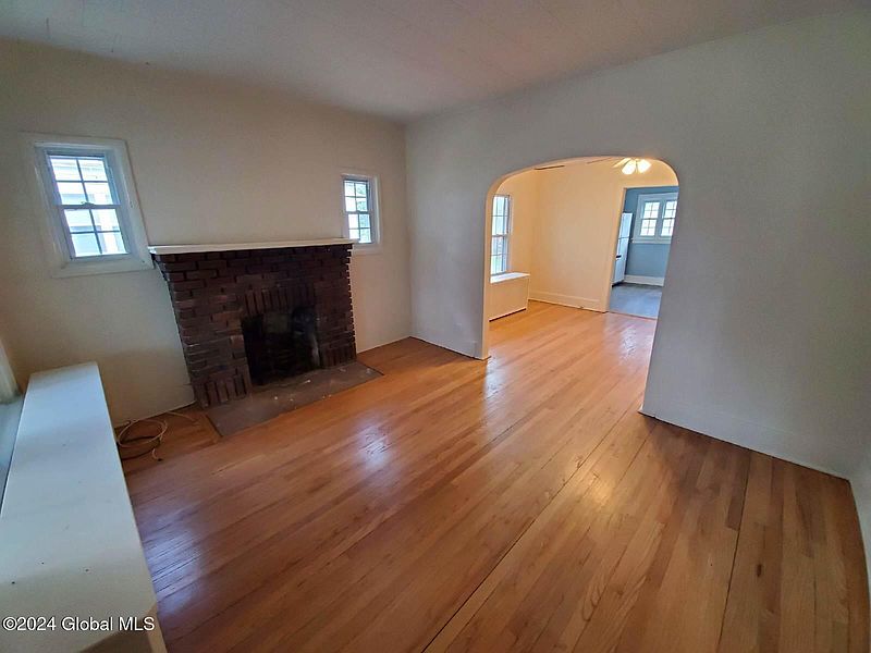 3rd image of 20 Lincoln Avenue