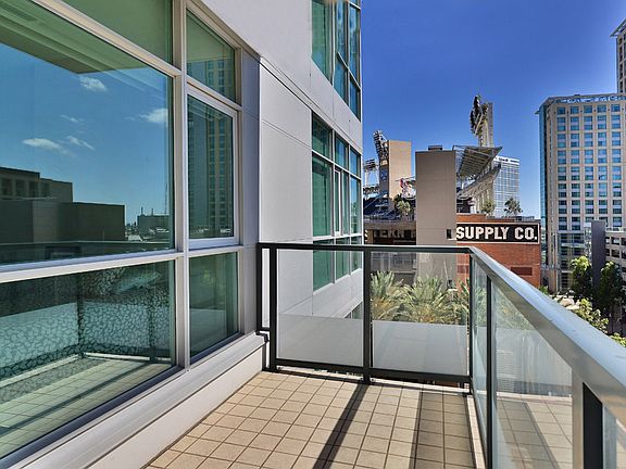 5th image of 325 7th Ave Unit 609