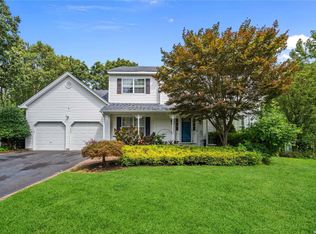 21 Embassy Rd, Selden, NY 11784