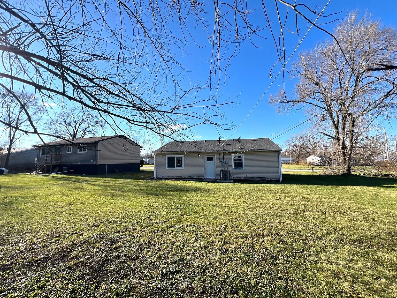4 bed, 1300 sqft, $2,250 — Photo 2