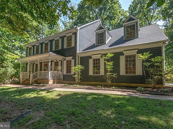 2nd image of 7211 Bloomsbury Ln