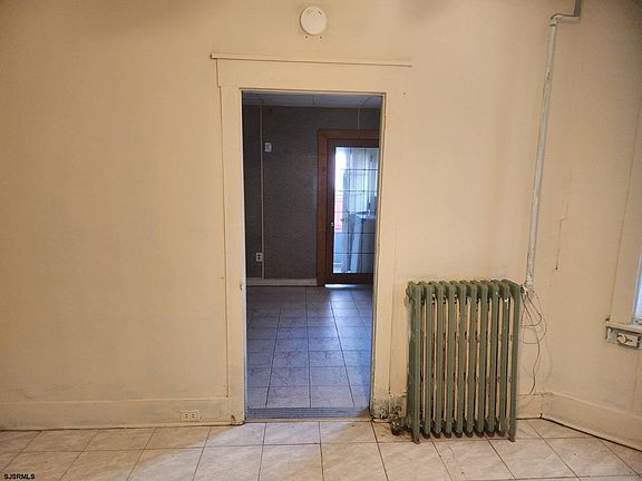 4th image of 204 N Morris Ave