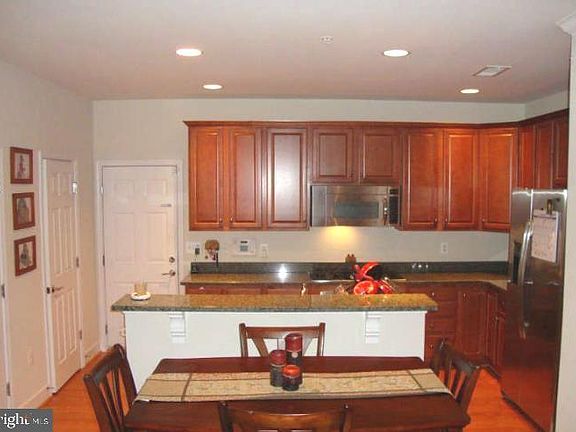 2nd image of 2349 Brookmoor Ln