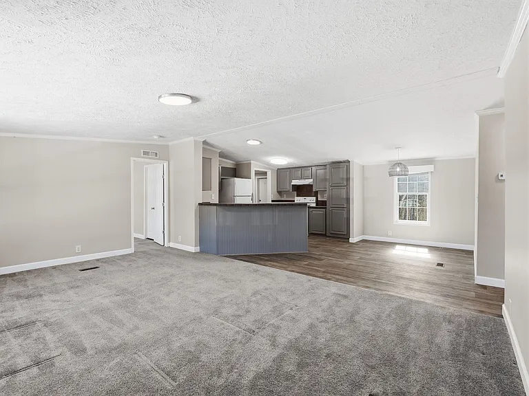 11049 Franklin St — Photo 4