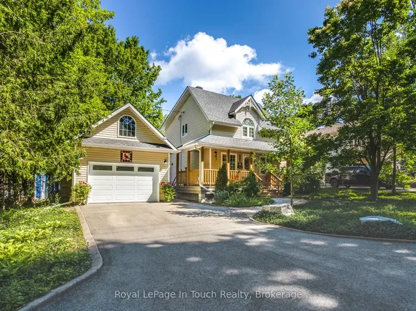 27 Don St, Penetanguishene, ON L9M 1E5