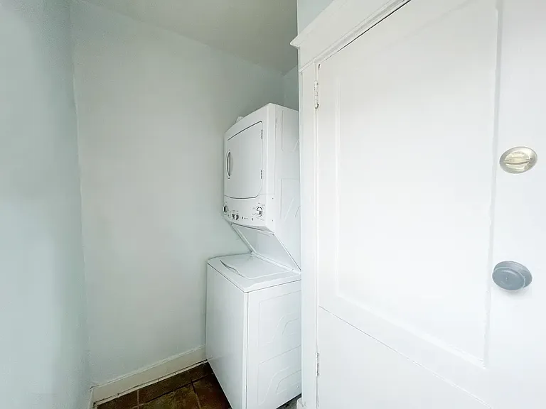 5660 Phillips Ave — Photo 5