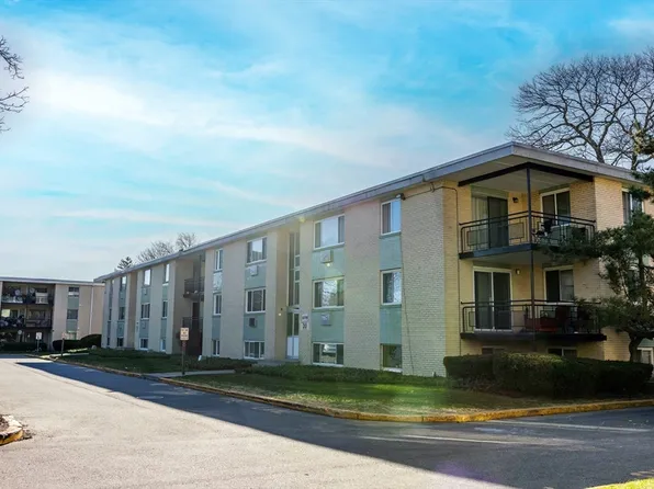 20 Nelson Dr APT 2B, Randolph, MA 02368
