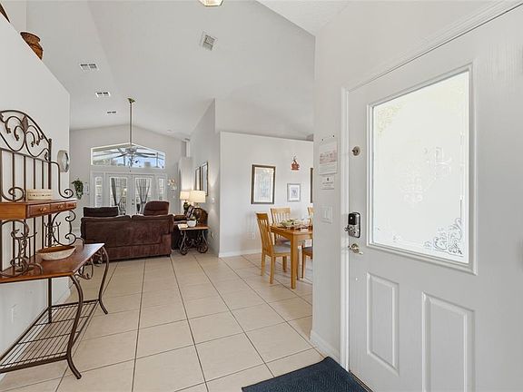 2nd image of 2555 Oneida Loop