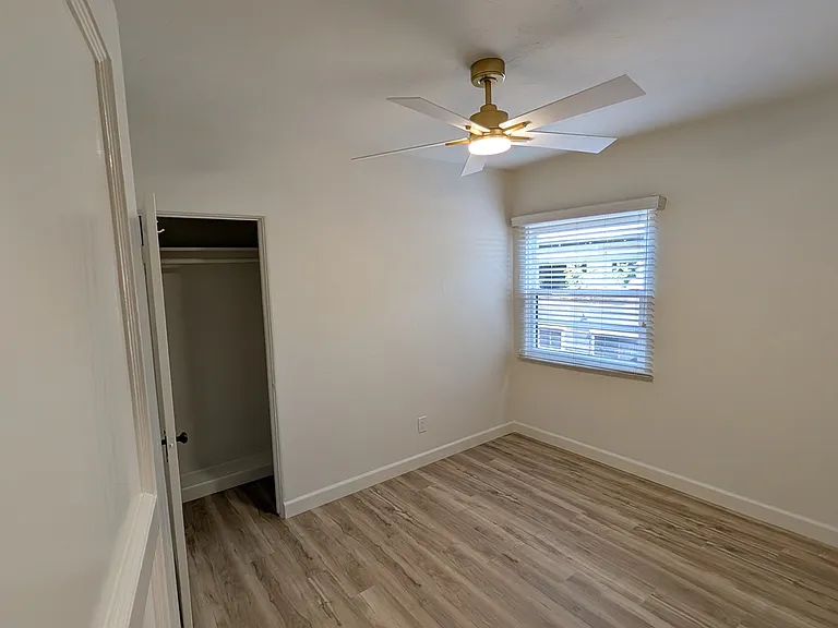 2216 E St — Photo 16
