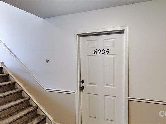 3rd image of 6205 Rosecroft Dr #C