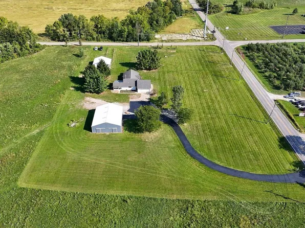 8805 Huguenard Rd, Fort Wayne, IN 46818