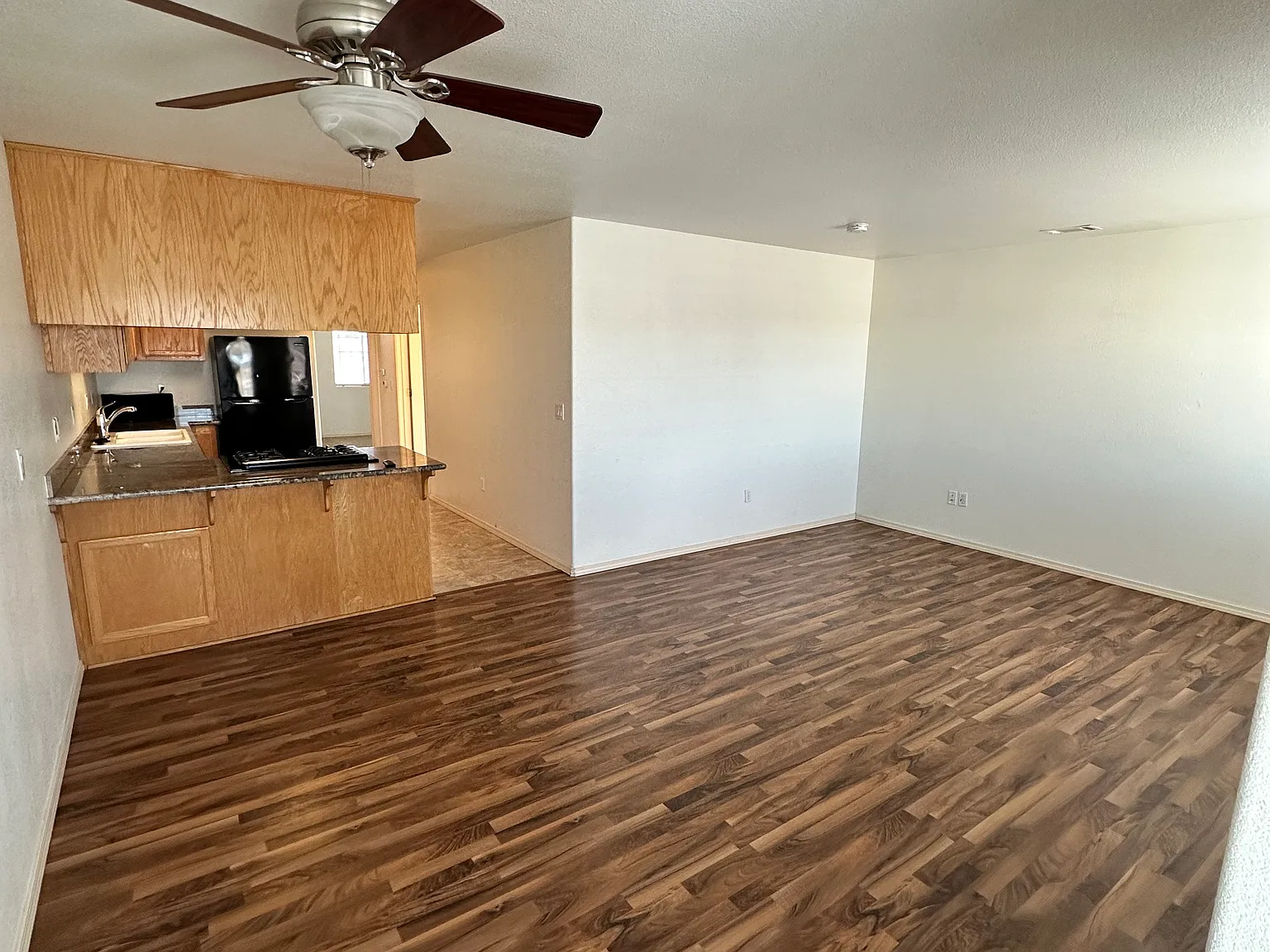2 bed, 800 sqft, $2,450 — Photo 4