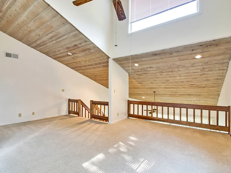 512 Druid Lndg — Photo 32
