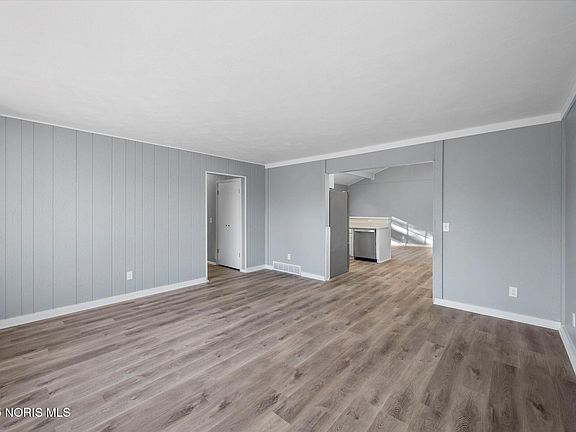 5th image of 6051 Dellwood Dr