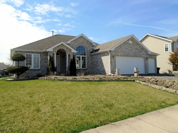 1750 Knights Ln, Rochelle, IL 61068