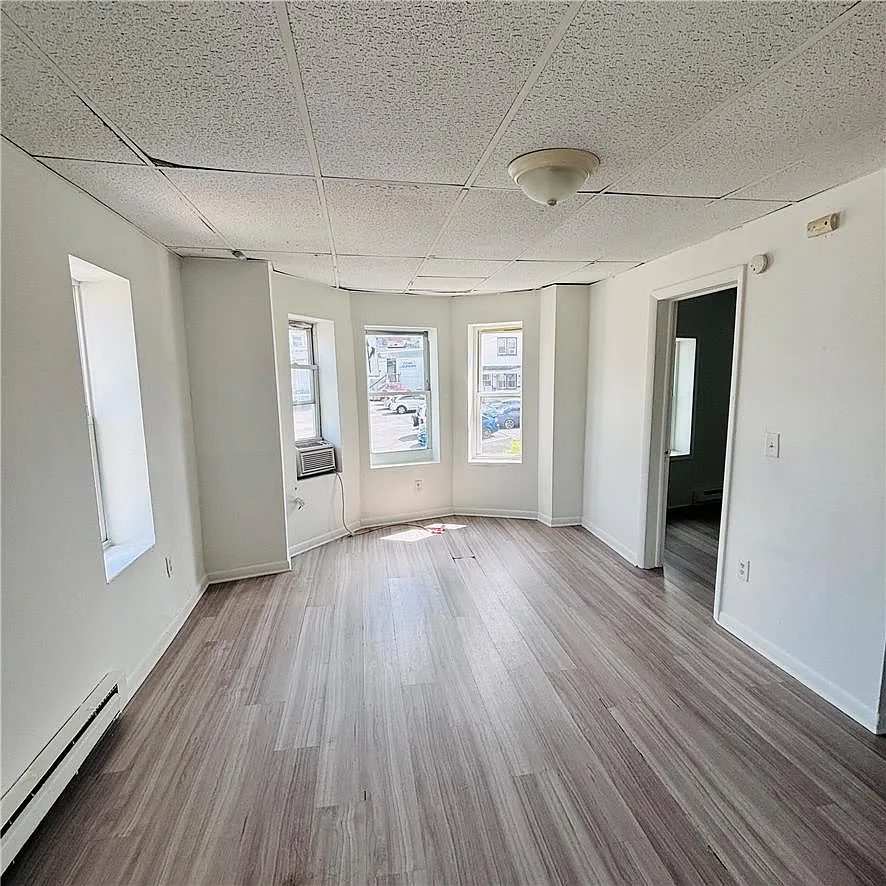 1 bed, 1.0 bath, 770 sqft, $1,295 — Photo 3