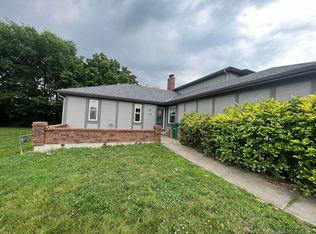 119 N Crest Dr, Raymore, MO 64083