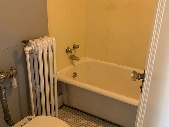 4th image of 1767 N Arlington Pl #10