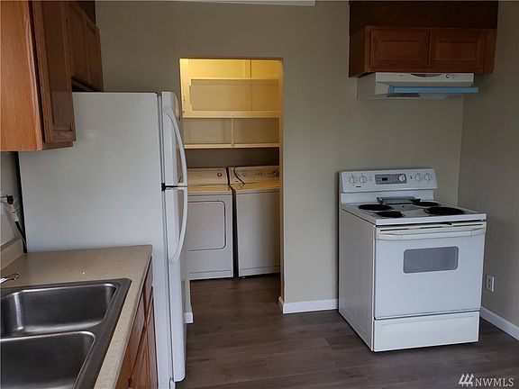 3rd image of 1020 S Howard St