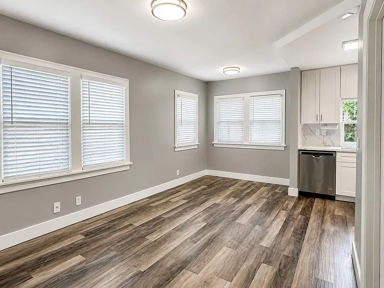 9327 NE Glisan St #1 — Photo 9