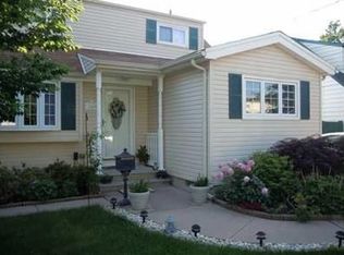 285 Sunset Ave, Old Bridge, NJ 08857