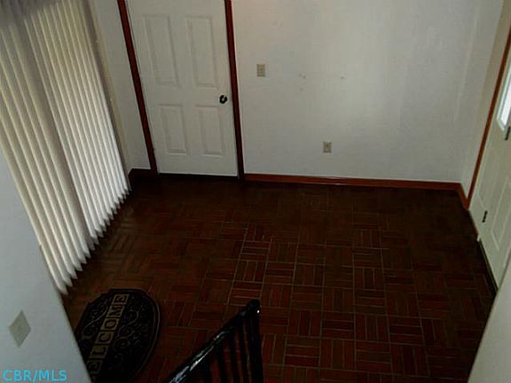 2nd image of 3476 Helen Pl