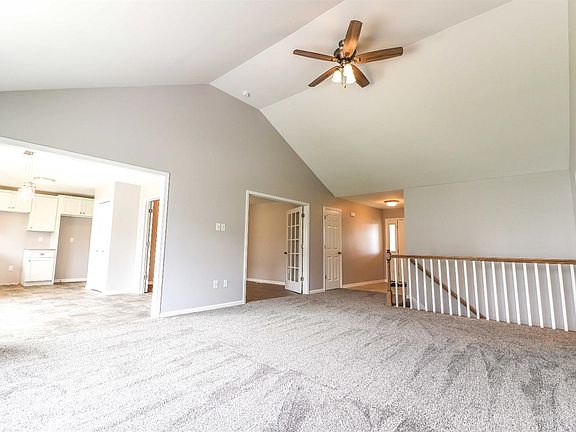 4th image of 10800 Maine Dr