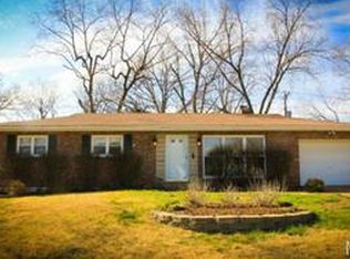 9111 General Grant Ln, Saint Louis, MO