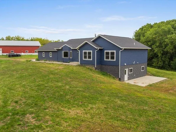 13514 Airport Rd, Ferryville, WI 54628
