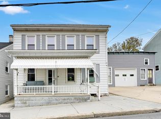 32 N Lancaster St, Jonestown, PA 17038