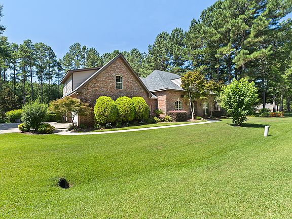 5th image of 115 Carriage Parke Dr