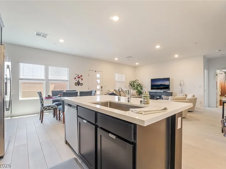 292 Whitney Crest St — Photo 16