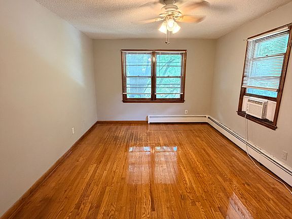 5th image of 281 Augur St #2L