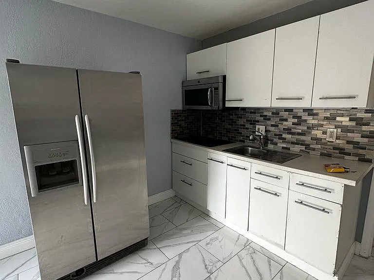 3251 SW 44th St #201 — Photo 7