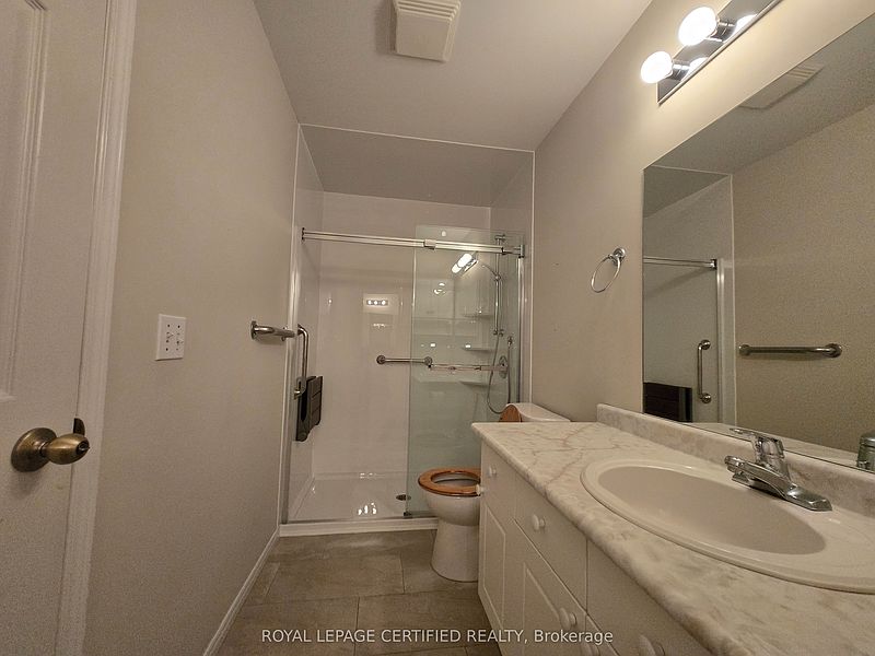 London Townhouse for rent - 3 Bedrooms — photo 11