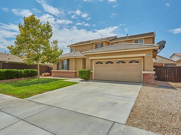 3rd image of 13839 Coolidge Way
