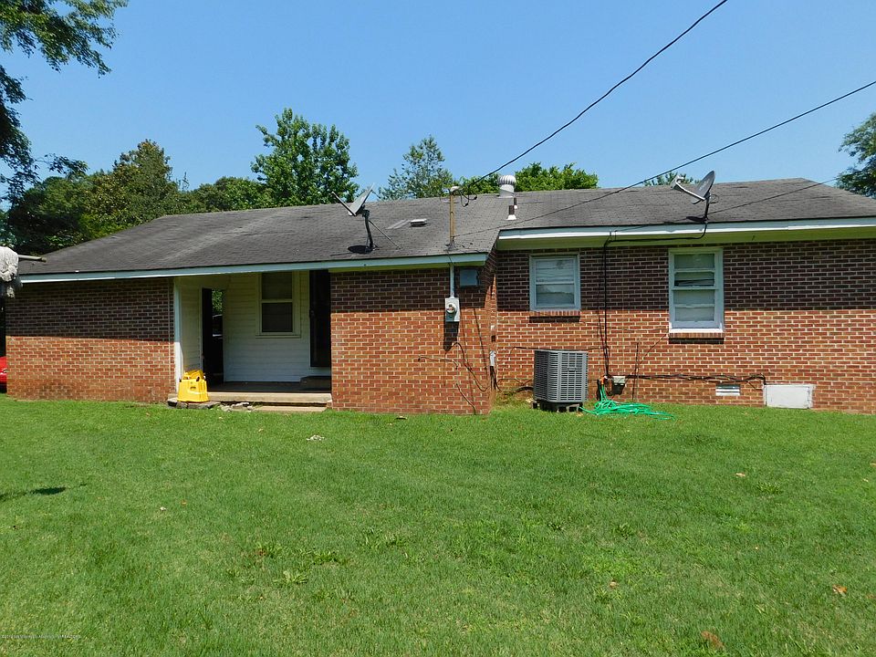 2nd image of 415 Ridgecrest Dr