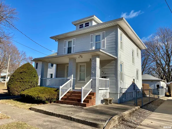 469 N 2nd Ave, Canton, IL 61520