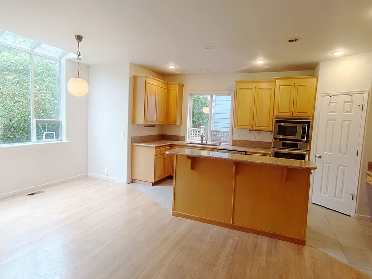23106 SE 27th Way — Photo 17