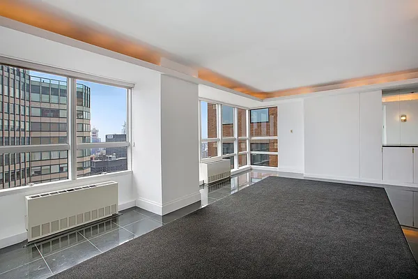 Sold by R New York | media 26