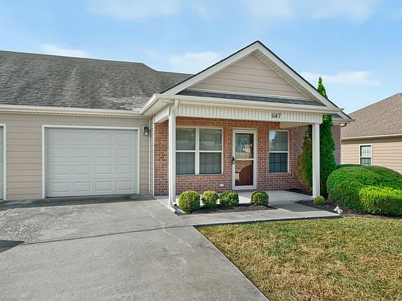 2nd image of 647 Woodside Walk Trl