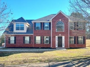 6892 Wildboar Dr, Fairburn, GA 30213