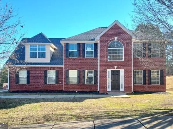 6892 Wildboar Dr, Fairburn, GA 30213