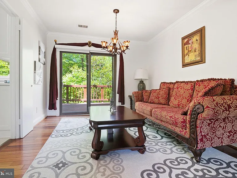1509 Farsta Ct — Photo 18
