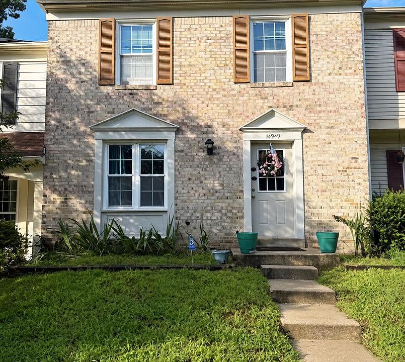 1st image of 14949 Carriage Square Dr