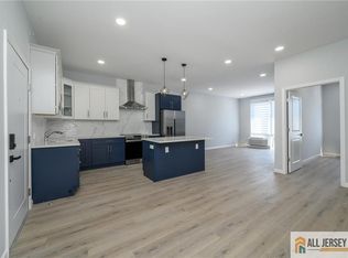 202-208 W 7th St #2F, Plainfield, NJ 07060