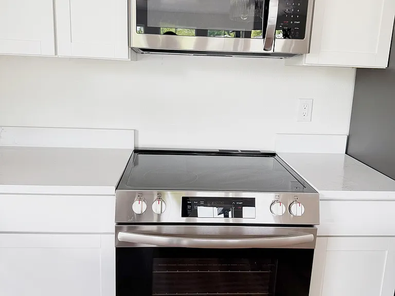 S Meadow Dr — Photo 17