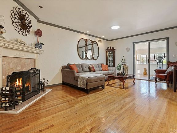 4th image of 7829 Beeman Ave
