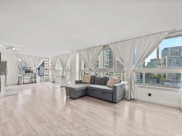 2421 Tusitala St APT 803, Honolulu, HI 96815